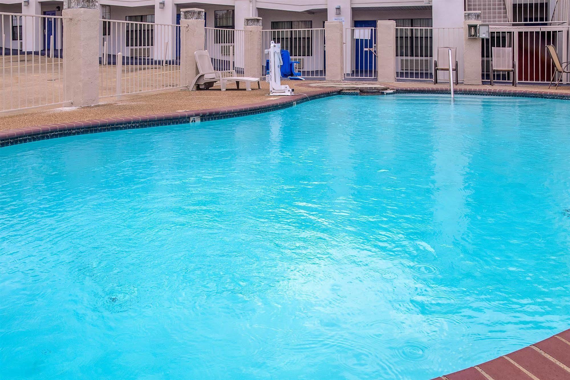 Motel 6-Canton, Tx Εξωτερικό φωτογραφία